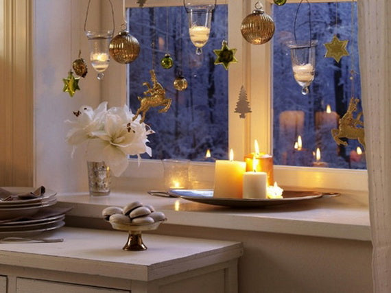 Creative Christmas Window Lighting Ideas