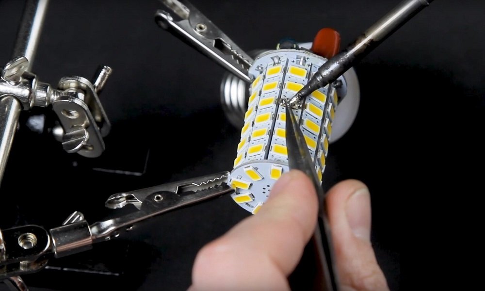 Guide on How to Repaire Broken LED Lights & LED Lamp EP Designlab LLC