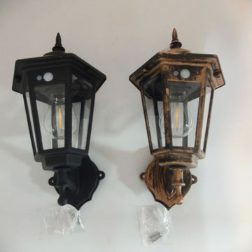 2PCS Antique Bronze Finish European-style Retro Outdoor Wall Light. It Features A Vintage, Weatherproof Design Reminiscent of Traditional Victorian Lanterns