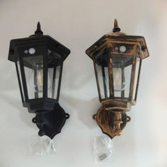 2PCS Antique Bronze Finish European-style Retro Outdoor Wall Light. It Features A Vintage, Weatherproof Design Reminiscent of Traditional Victorian Lanterns