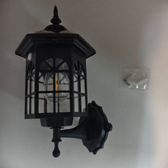 2PCS Antique Bronze Finish European-style Retro Outdoor Wall Light. It Features A Vintage, Weatherproof Design Reminiscent of Traditional Victorian Lanterns